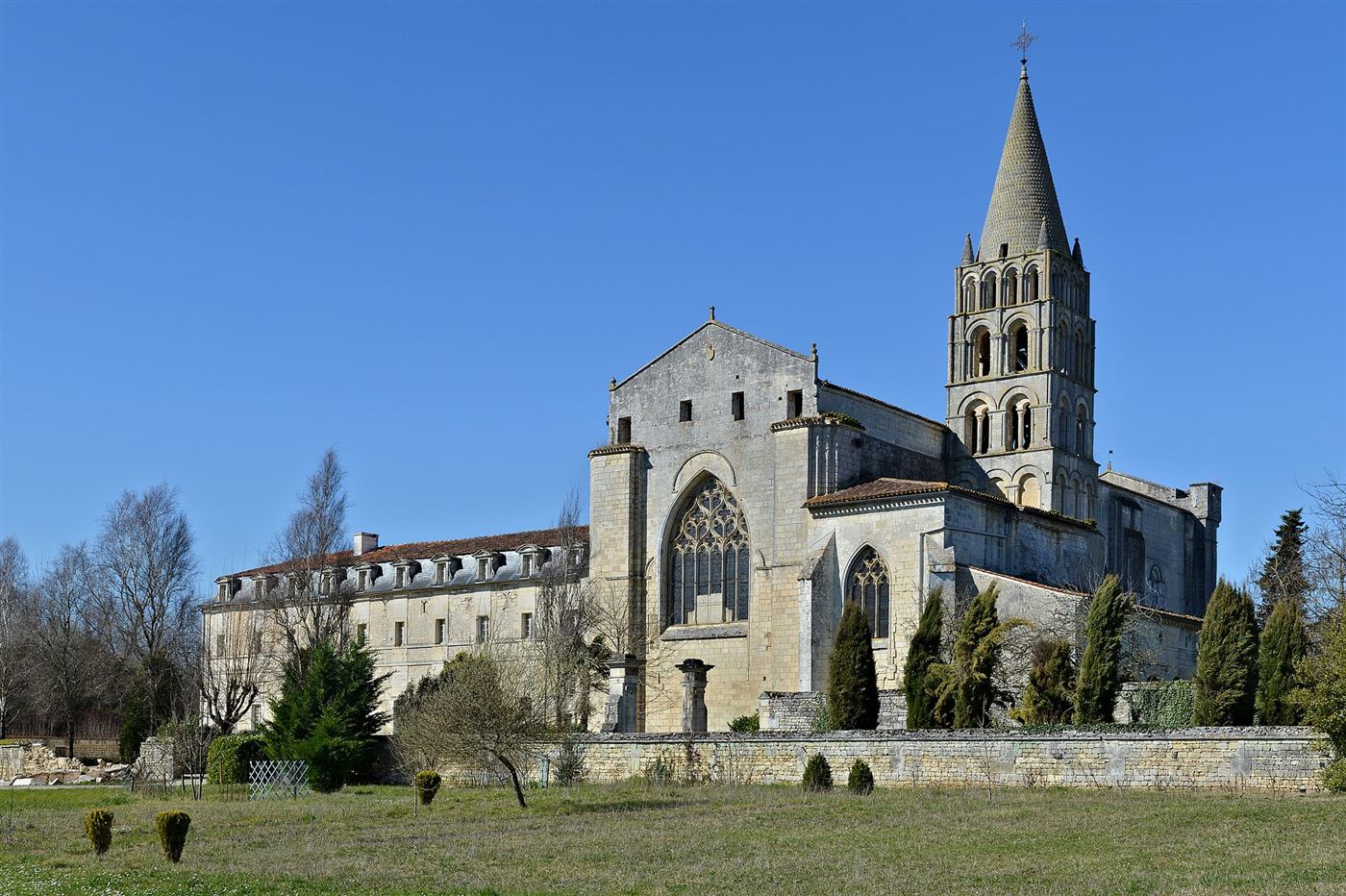 Heutige Aufnahme: Abbaye Saint-Étienne de Bassac