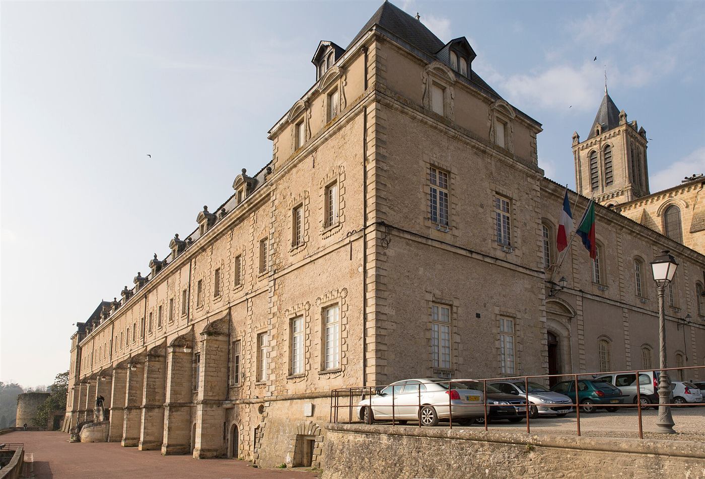 Heutige Aufnahme: Prieuré Saint-Pierre de La Réole