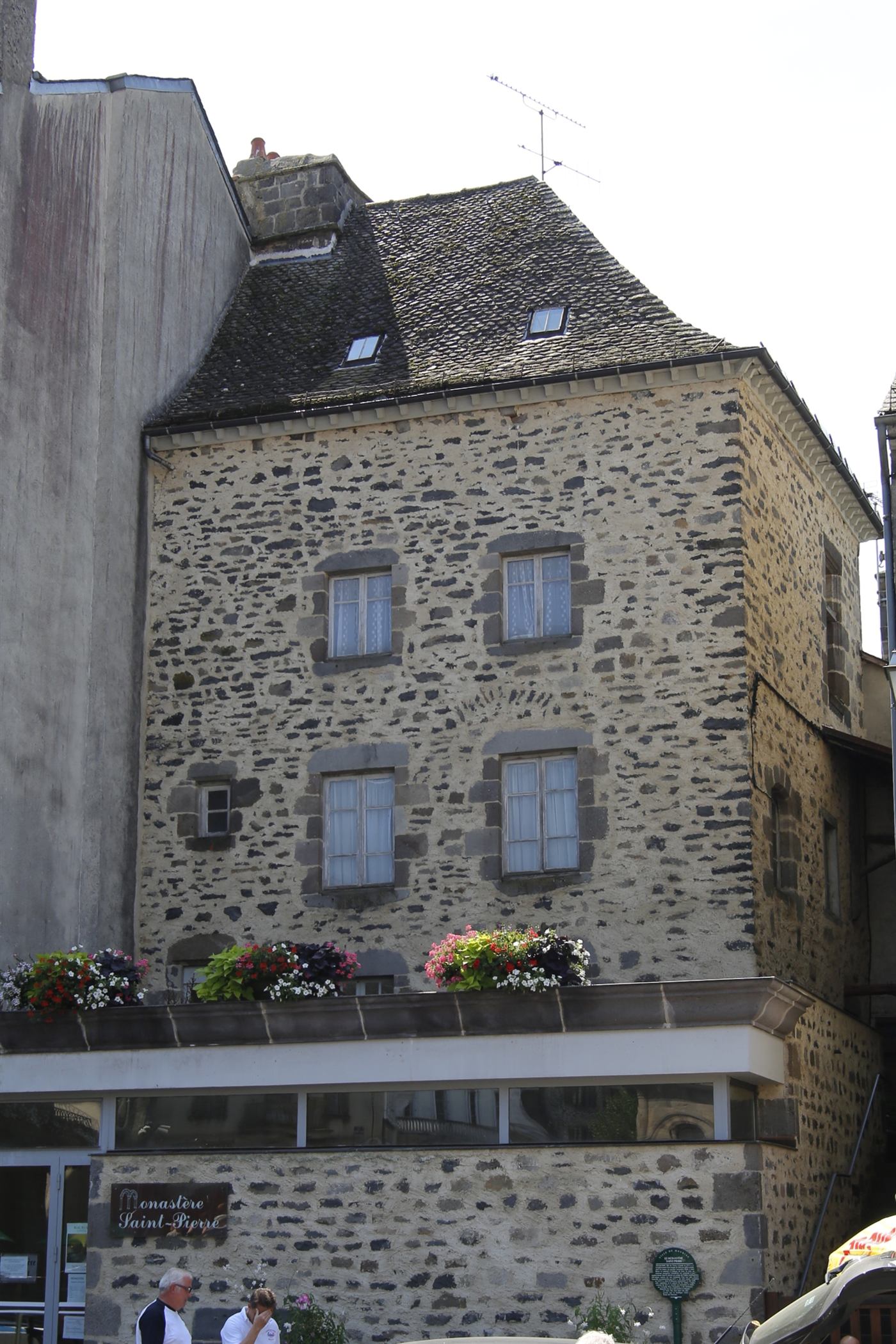 Heutige Aufnahme: Monastère Saint-Pierre de Mauriac