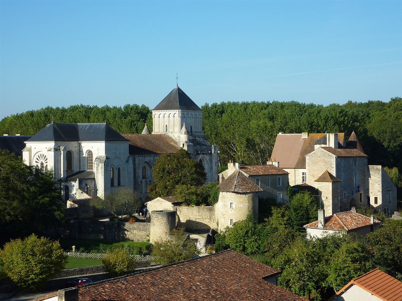 Heutige Aufnahme: Abbaye Saint-Junien de Nouaillé