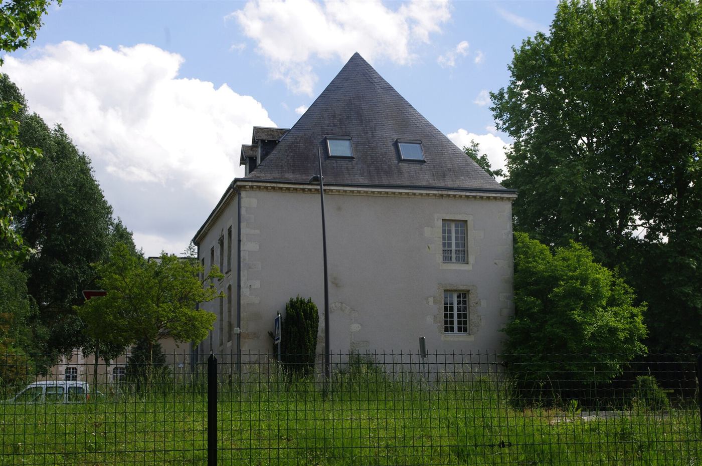Heutige Aufnahme: Abbaye Saint-Cyprien de Poitiers