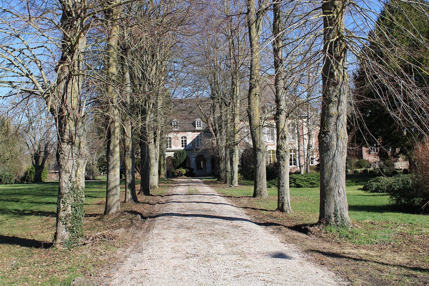 Heutige Aufnahme: Abbaye Saint-Nicolas-des-Prés de Ribemont