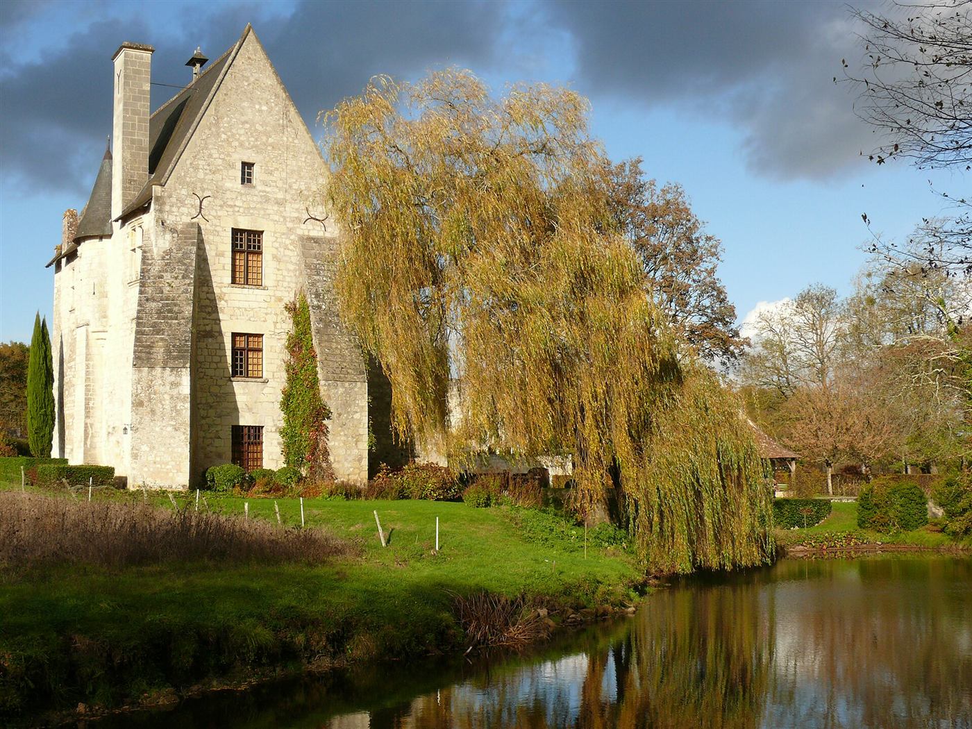Heutige Aufnahme: Abbaye Notre-Dame de Turpenay