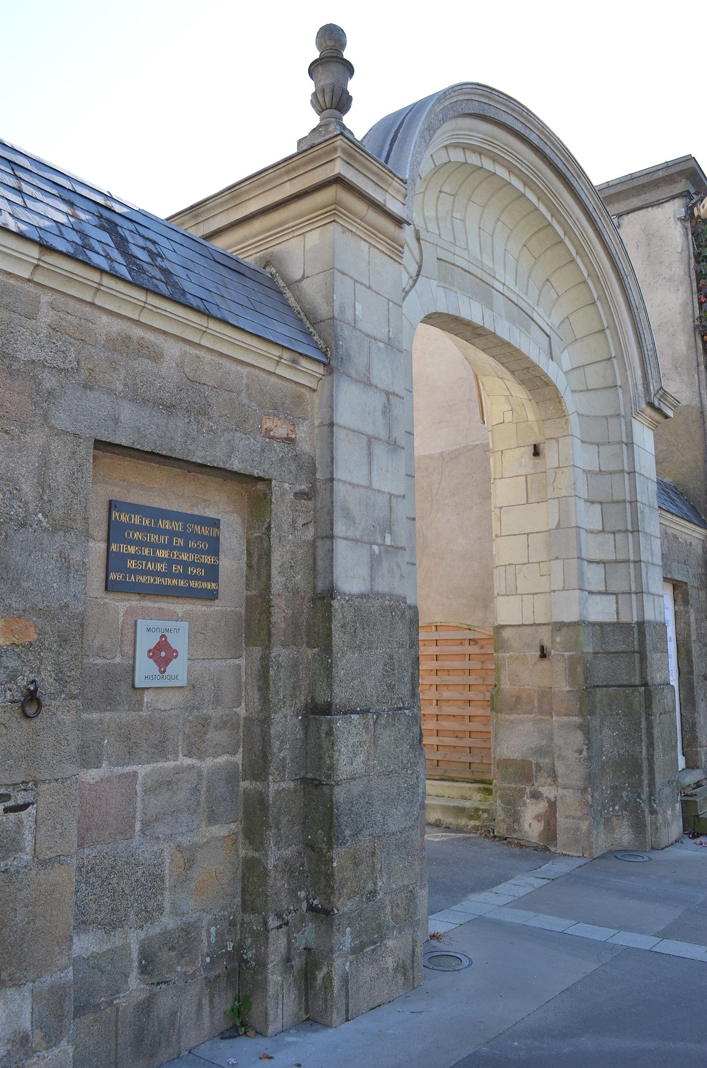 Heutige Aufnahme: Prieuré Saint-Martin de Vertou